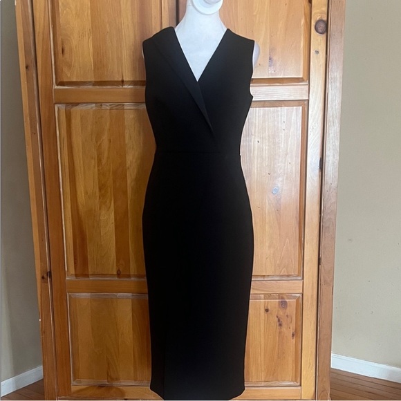 Still In Store NEW V-Neck Ted Baker Tiloola Elegant Black Dress Sz US 4 Ted Sz 1 - Picture 2 of 9
